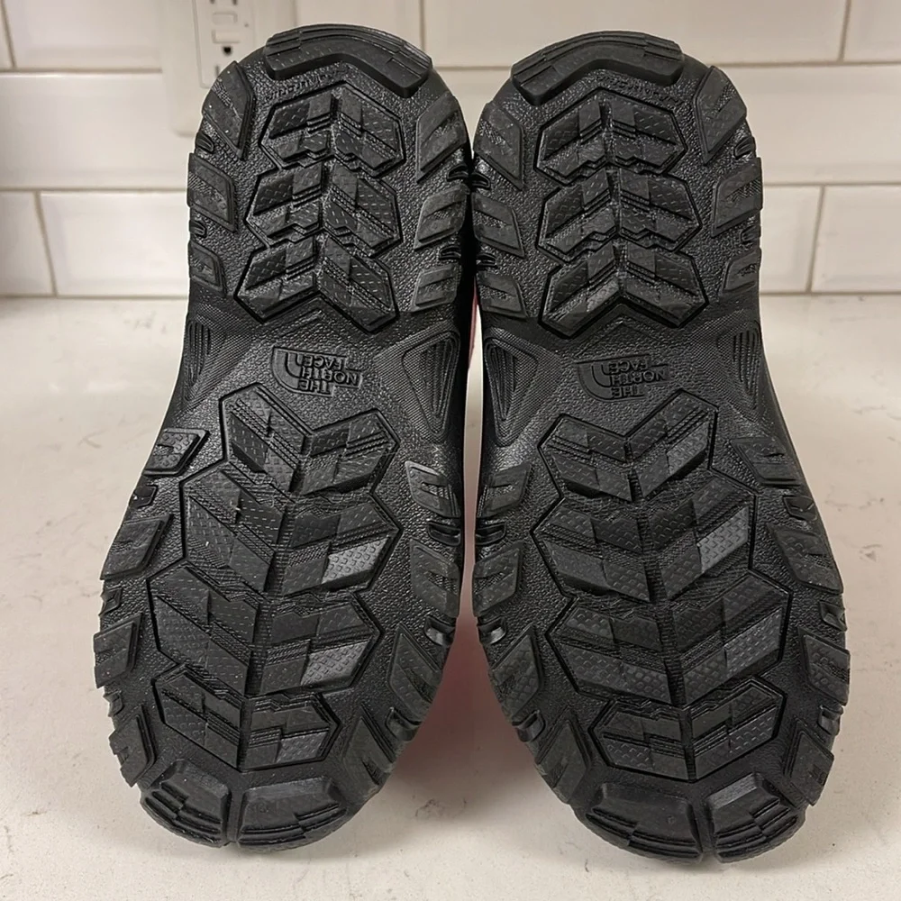 The North Face Alpenglow IV Boots - Youth Size 4 NWOT